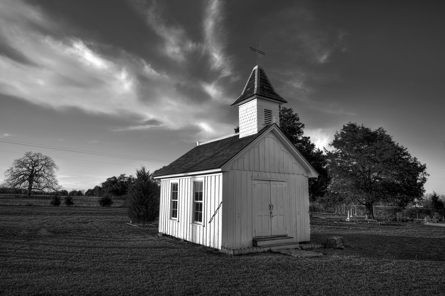 Small_Church_-7016-4_-5_-3_-2__tonemapped_BW